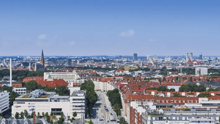 Real Estate Photography 5 Panoramic real estate photography Munich – wide-angle city view featuring the Frauenkirche and historic cityscape